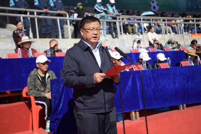 莱万点球被取消 诺坎普全场怒吼：欧足联是黑社会
