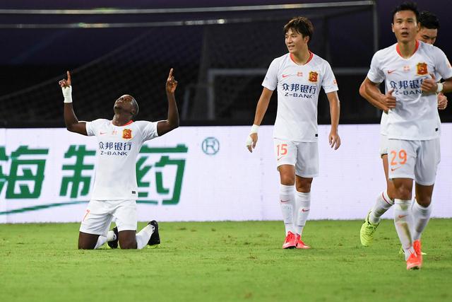 马德里网球公开赛：萨巴伦卡逆转大坂直美晋级八强